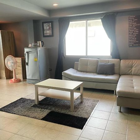 Happy Apple Guesthouse パッタヤー エクステリア 写真
