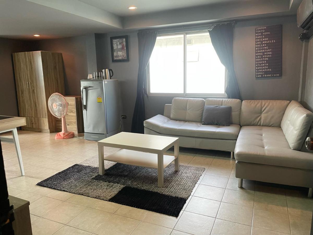 Happy Apple Guesthouse パッタヤー エクステリア 写真