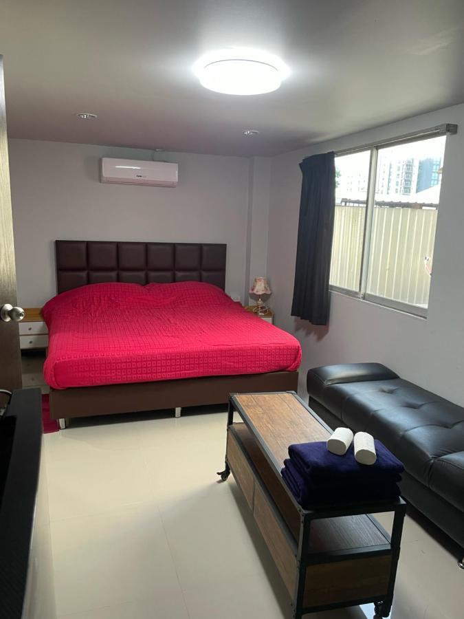 Happy Apple Guesthouse パッタヤー エクステリア 写真